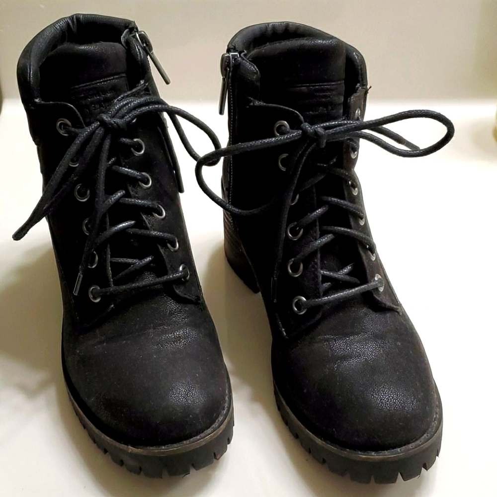 Lug sole ankle boots